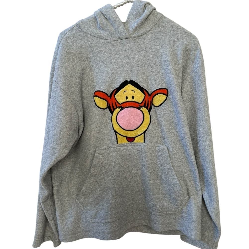 DISNEY | Pooh Gray Long Sleeve Sweater Size OverSized Medium